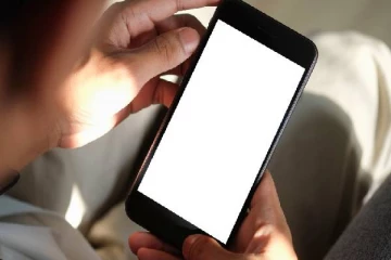 பள்ளிக்கு மொபைல் கொண்டு வரகூடாது.. கண்டித்த ஆசிரியர் - மாணவன் வெறிச்செயல்!