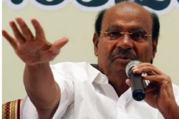 எங்கே போகிறது மாணவ சமுதாயம் - ஆசிரியருகே அரிவாள் வெட்டு ! ராமதாஸ் கேள்வி