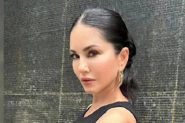 சன்னி லியோன் பெயரில் மாதம்தோறும் ரூ.1000 உதவித்தொகை.., அதிகாரிகள் அதிர்ச்சி