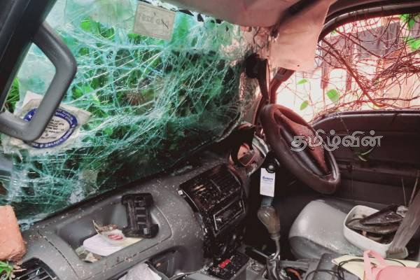 மட்டக்களப்பில் மழையுடனான காலநிலை: வாகன சாரதிகளை அவதானத்துடன் செயற்படுமாறு அறிவுறுத்தல் | Rainy Weather In Batticaloa Driver Instruction மட்டக்களப்பில் மழையுடனான காலநிலை: வாகன சாரதிகளை அவதானத்துடன் செயற்படுமாறு அறிவுறுத்தல் | Rainy Weather In Batticaloa Driver Instruction