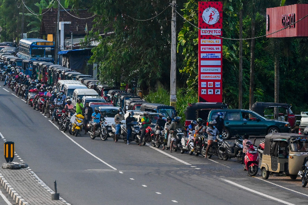 எரிபொருள் தொடர்பில் மக்களின் தற்போது நிலை! | The Status Of People In Relation To Fuel