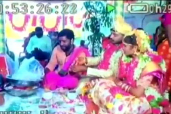 தாலியை திருடிய ஐயர்..! திருமணம் நடத்தி வைக்க வந்தாரா..? திருட வந்தாரா..! | Theft Telengana Bridal Priest