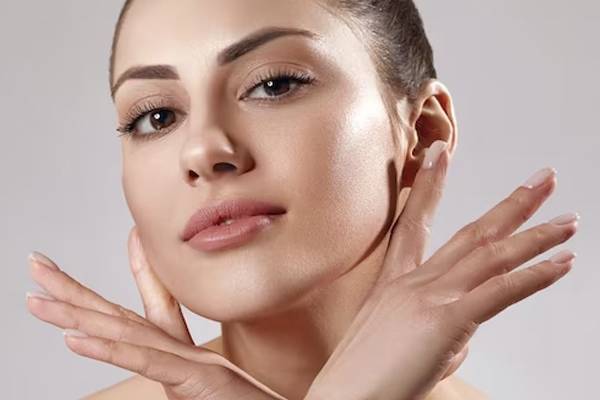 வறண்ட சருமத்திற்கான இயற்கை பராமரிப்புகள்! இந்த தவறுகளை செய்யாதீங்க | How To Treat Dry Skin Naturally வறண்ட சருமத்திற்கான இயற்கை பராமரிப்புகள்! இந்த தவறுகளை செய்யாதீங்க | How To Treat Dry Skin Naturally