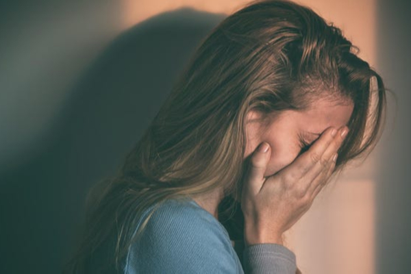 காதல் என்ற போர்வையில் யுவதிக்கு நேர்ந்த கொடுமை! | Guise Of Love What Happened To The Young Woman