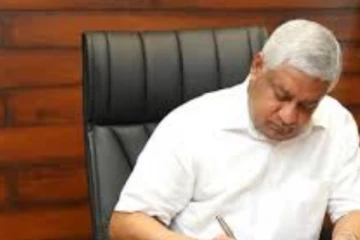 මහජන ආරක්ෂක ඇමතිගෙන් පොලිස් ලොක්කන්ට දැඩි උපදෙස් ..