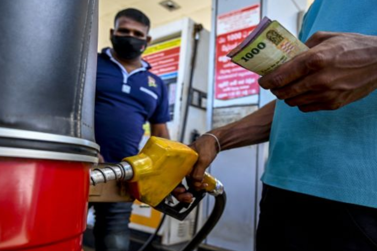இன்று நள்ளிரவு முதல் எரிபொருள் விலைகளில் அதிரடி மாற்றம்! | Fuel Prices Increases From Midnight