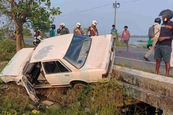 யாழில் ஒரே குடும்பத்தை மூவருக்கு நேர்ந்த துயரம் ; சேற்றில் புதைந்த கார் | Tragedy Hits Three From Same Family In Jaffna