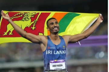 පොදු රද මඩුලු උළෙලේ මීටර් 100 යෙන් යුපුන් අබේකෝන් වාර්තාවක් තබයි.(PHOTOS)