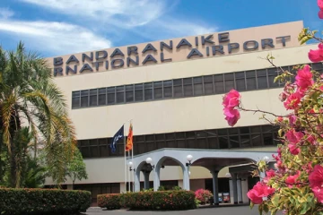 சிவப்பு எச்சரிக்கை பிறப்பிக்கப்பட்டிருந்த கணவன் - மனைவி கட்டுநாயக்காவில் கைது