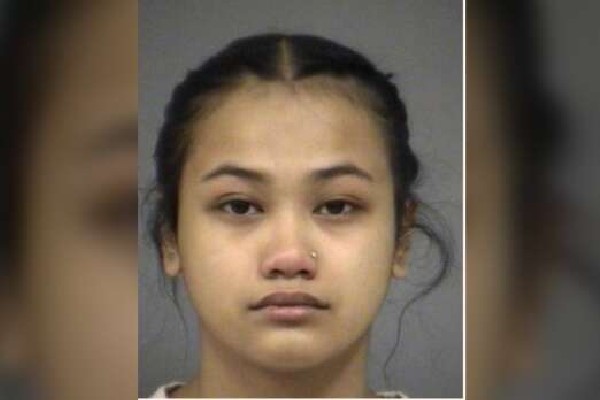 கனடாவில் கத்தி முனையில் ஆண்களிடம் கைவரிசயை காட்டிய யுவதி! | Woman Arrested After Allegedly Robbing Male