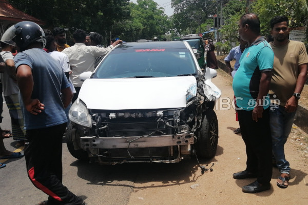 திருகோணமலையில் விபத்தில் சிக்கிய இராணுவ வாகனம் | Army Vehicle And Car Collide In Trincomalee