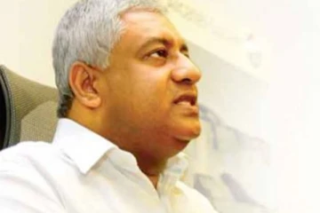 මහජන ආරක්ෂක ඇමති ඇතුළු පොලිස්පති හදිසියේම පොලිස් රෝහලට