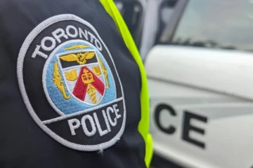 டொரண்டோவில் கொள்ளையுடன் தொடர்புடைய நபர் கைது