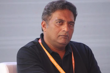 நடிகர் பிரகாஷ் ராஜின் முதல் மனைவியை பார்த்துள்ளீர்களா, அவரும் ஒரு நடிகையா?- குடும்ப புகைப்படம்