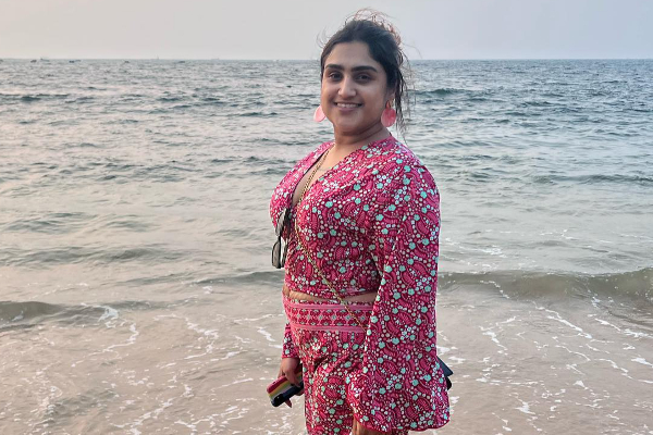 பிக் பாஸ்ல எல்லாரும் மாமா வேலை தான் பாக்குறாங்க: கொந்தளித்த முன்னாள் போட்டியாளர் | Vanitha Slams Bigg Boss Show