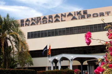 24 வயது இளைஞன் விமான நிலையத்தில் கைது