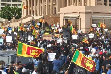 நாடாளுமன்றில் போராட்டக்கள பிரதிநிதிகள் மற்றும் சர்வகட்சி தலைவர்களுக்கு  இடையிலான சந்திப்பு