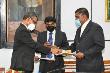 வில்வம் பழ யோகட் வியாபார உரிமம் உள்ளூர் உற்பத்தி நிறுவனத்திடம் கையளிப்பு