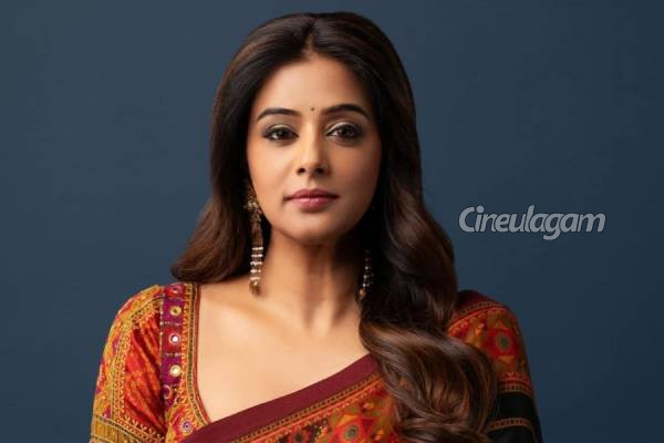 அவருக்காக கையை வெட்டவும் தயார்.. பிரபல நடிகை பிரியாமணி ஷாக்கிங் பேட்டி! | Priyamani Open Talk About Acting With Mani Ratnam அவருக்காக கையை வெட்டவும் தயார்.. பிரபல நடிகை பிரியாமணி ஷாக்கிங் பேட்டி! | Priyamani Open Talk About Acting With Mani Ratnam