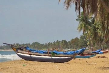 இந்திய கரையோர காவல் படையினர் கைப்பற்றிய இலங்கை மீன்பிடி படகில் சிக்கிய முக்கிய ஆவணங்கள்