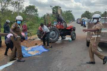 முறிகண்டி பகுதியில் விபத்து: புதுக்குடியிருப்பு பிரதேசசபை ஊழியர் பலி - மூவர் படுகாயம் (Photos)