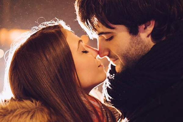 ආදරේට සිප ගත්තම මෙච්චර වාසි ගොඩක් - මේවා දන්නවා නම් හැමවෙලාවෙම ආදරේ කරයි | Health Benefits Of Kissing You Never Knew