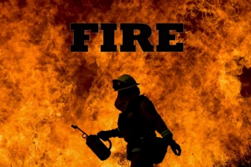 රෙදි පිළි වෙළඳසැලක් ගිනි ගනියි..