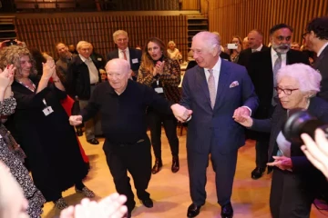 நிகழ்ச்சியில் ஒன்றில் நடனமாடி அசத்திய மன்னர் சார்லஸ்!