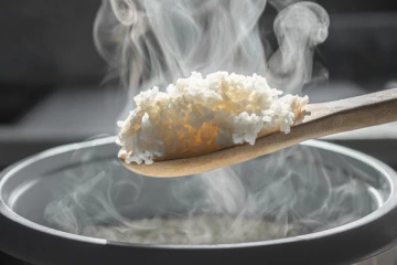 அரிசியை சமைக்கும் போது பெரும்பாலான மக்கள் செய்யும் தவறுகள்: கண்டிப்பா தெரிஞ்சிக்கோங்க