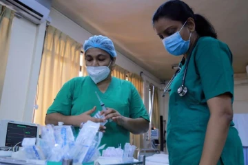 பக்கத்து வீட்டில் திருட முயன்றவர் படுகாயம்