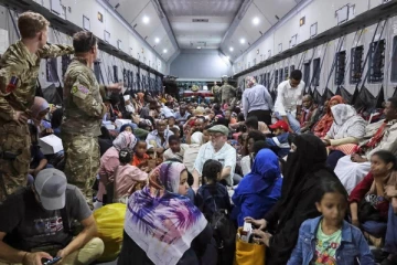 அப்பாவி மக்களுடன் சூடானிலிருந்து வெளியேறிய விமானம் மீது தாக்குதல்: மீட்பு நடவடிக்கைகளில் சிக்கல்