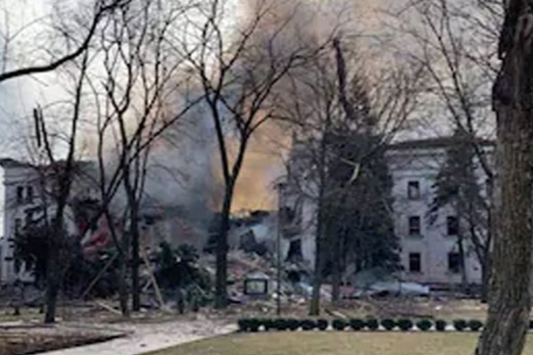 மக்கள் தஞ்சமடைந்த தியேட்டர் மீது ரஷ்யா கோரத்தாக்குதல்! - ஐபிசி தமிழ்