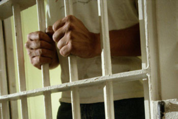 நீதிமன்ற அறையில் இருந்த கைதிக்கு ஏற்பட்ட துயரம் | Detainee Dies Falling Ill While In Court Cell