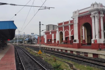 இந்தியாவில் முதன்முதலில் திறக்கப்பட்ட ரயில் நிலையம்: எது தெரியுமா?