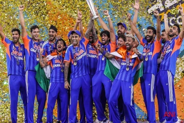 உலகக்கோப்பையை வென்ற கையோடு கேப்டன் சூர்யகுமார் எங்கு சென்றார் தெரியுமா? வைரலாகும் வீடியோ