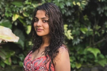 ஹோம்லியாக இருந்த நிகிலா விமலா இப்படி.. போட்டோக்களை பாருங்க