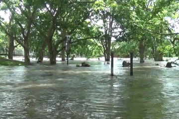 முற்றாக நீரில் மூழ்கிய புத்தள பாலம்; மக்களுக்கு எச்சரிக்கை