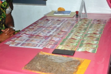 இருவேறு இடங்களில் போதைப்பொருள் கடத்த முற்பட்ட சந்தேகநபர்கள் கைது  (Photos)