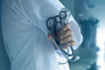 நாட்டை விட்டு வெளியேறியுள்ள 200 வைத்தியர்கள்: ராஜித சேனாரட்ன சபையில் தகவல் (Video)