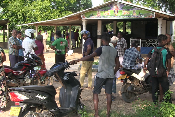 கோவில் மண்டபத்திற்குள் சடலம்- கொலையா- தீவிர விசாரணையில் காவல்துறை! - ஐபிசி தமிழ்