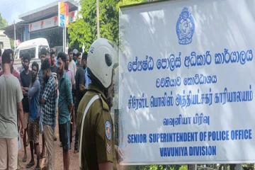 மாடுகளை திருட முயன்ற இருவர் பொதுமக்களால் மடக்கிப்பிடிப்பு: வவுனியாவில் சம்பவம் (Video)