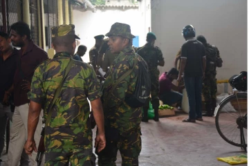 சுமார் ஒரு கோடி ரூபா பெறுமதியான இரு பொருட்களுடன் ஒருவர் சிக்கினார்