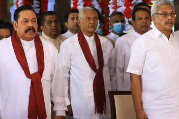 மகிந்த பதவி விலகினால் சிக்கப் போகும் பெரும் புள்ளிகள்! தப்பிக்கவும் பிரயத்தனம்