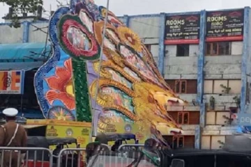 சரிந்து விழுந்த வெசாக்  பந்தல்கள்! அச்சத்தில் தென்னிலங்கையர்கள்