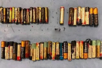 மன அழுத்தத்தால் 55 பற்றரிகளை விழுங்கிய பெண்!