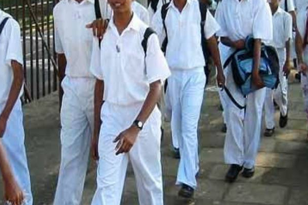 பிரத்தியேக வகுப்புக்கு செல்லும் மாணவர்களுக்கு பொலிஸார் விடுத்துள்ள எச்சரிக்கை! | Police Warn Students To Go To Private Class Drugs