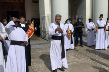 கத்தோலிக்க இளைஞர் யுவதிகள் இணைந்து போராட்டம் முன்னெடுப்பு (Video)