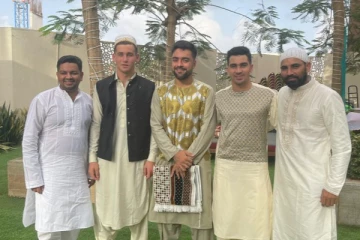 ஐபிஎல் தொடரில் சுவாரஸ்யம்... ஜாலியாக ரம்ஜான் பண்டிகையை கொண்டாடிய வீரர்கள்...