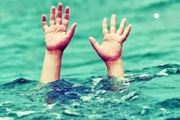 ධීවරයෙක් මුහුදට ඇද වැටෙයි - සිදු වූ සංවේදී පුවත..