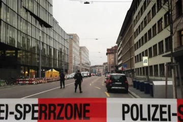 என்னை கத்தியால் குத்திவிட்டார்கள்... சுவிட்சர்லாந்தில் பொலிசாரை அழைத்த பெண்: பின்னர் நிகழ்ந்த துயரம்